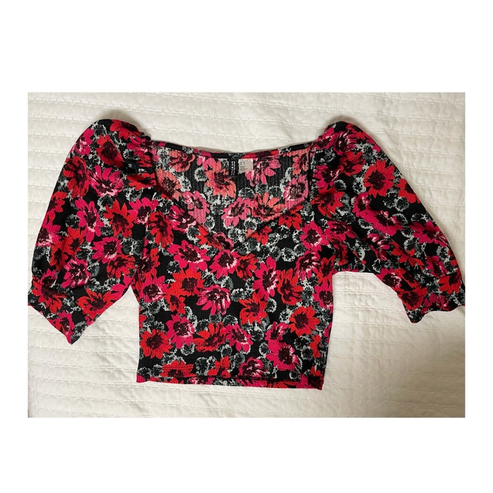 Crop top 🌸🌺🌷